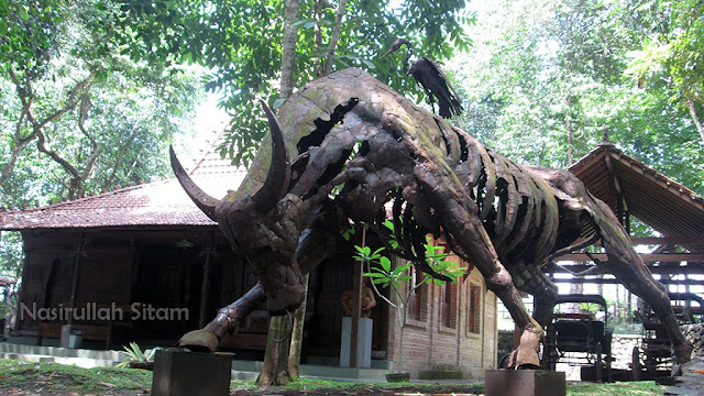 Patung di Omah Petruk Yogyakarta