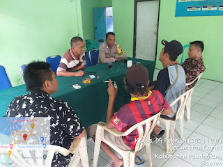 Jaga Sinergitas, Bhabinkamtibmas Polsek Carita Polres Pandeglang Sambangi Kantor Desa 