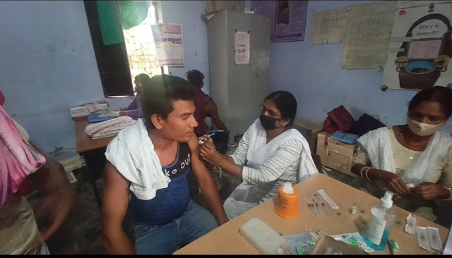 1500 people were vaccinated at three centers in Majhaulia, West Champaran, Bihar