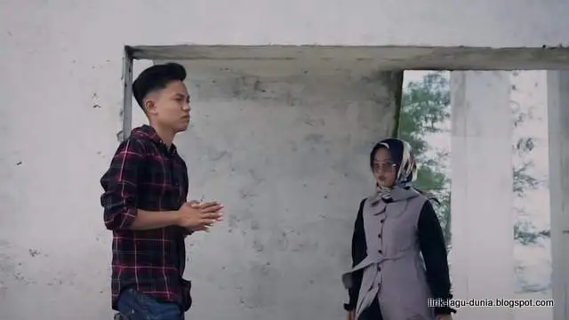 Lirik Lagu Hanya Insan Biasa - Yollanda dan Arief