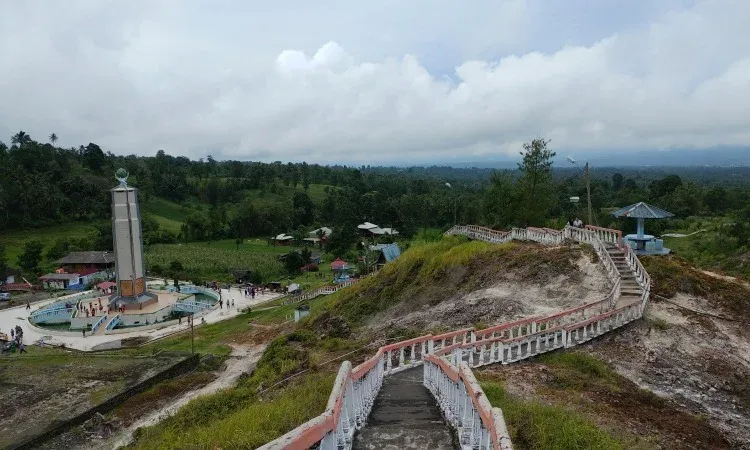 bukit-kasih-kanonang