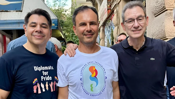Σκάνδαλο με τον Πρέσβη Τσούνη: Έπαιρνε 2 εκατ. ετησίως από Έλληνες εφοπλιστές – Ο Τραμπ κλείνει την πόρτα στους Ελληνοαμερικανούς διπλωμάτες