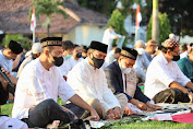 Kapolda Jateng Bersama Warga Laksanakan Sholat Idul Adha di Asrama Brimob Srondol.