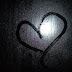 Wallpaper HD Heart On Black Wall Water