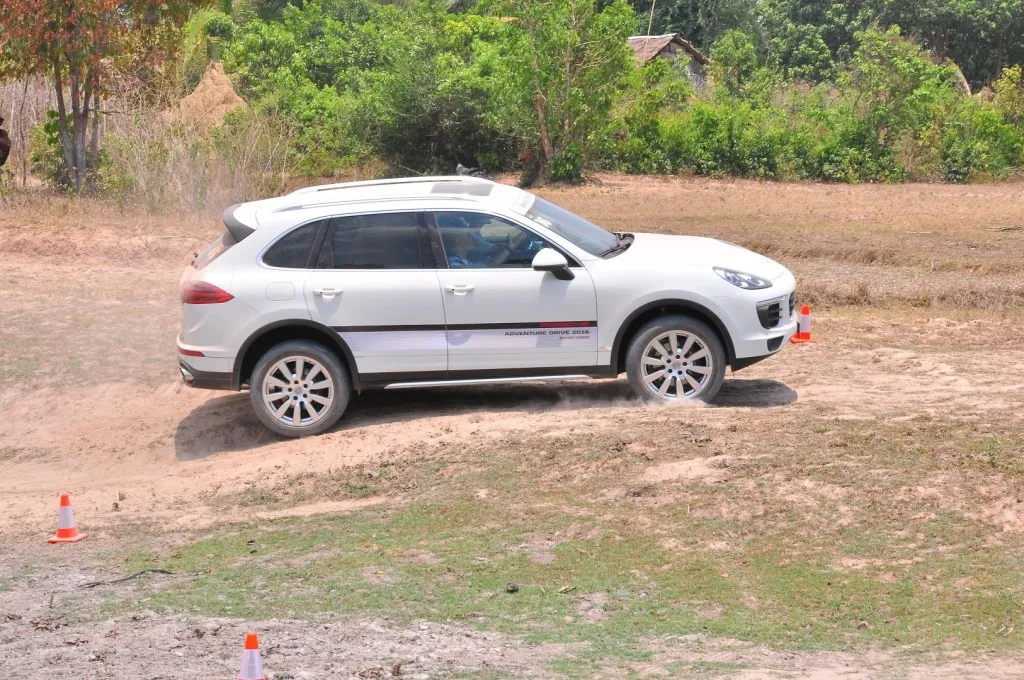 Porsche Macan và Cayenne