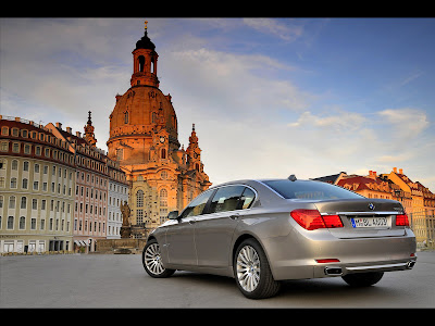 2012 BMW 750Li wallpaper