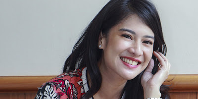 Biodata Artis Dian Sastrowardoyo