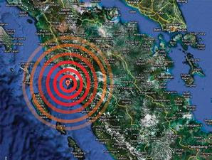 KUMPULAN FOTO Lokasi KORBAN Gempa Terbaru Padang 2009 Sumbar Sumatera Barat Indonesia HANCUR Digoyang GEMPA