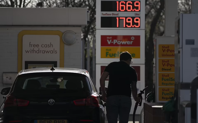 Rộ vấn nạn trộm xăng khi giá nhiên liệu tăng chóng mặt