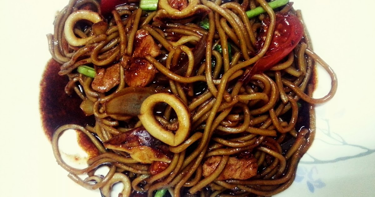 AZra.daN.kEhiDupaNnyA: Resepi Mee Goreng Basah (Sotong lagi)