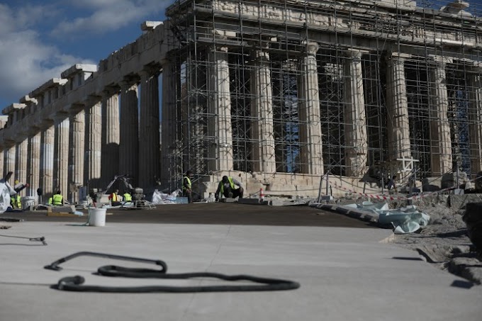 ΣΑΛΟΣ ΜΕ ΤΑ ΕΡΓΑ ΤΣΙΜΕΝΤΟΠΟΙΗΣΗΣ ΣΤΟΝ ΙΕΡΟ ΒΡΑΧΟ ΤΗΣ ΑΚΡΟΠΟΛΗΣ