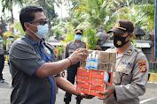Wakapolres Badung Serahkan APD Dari Kapolda Bali