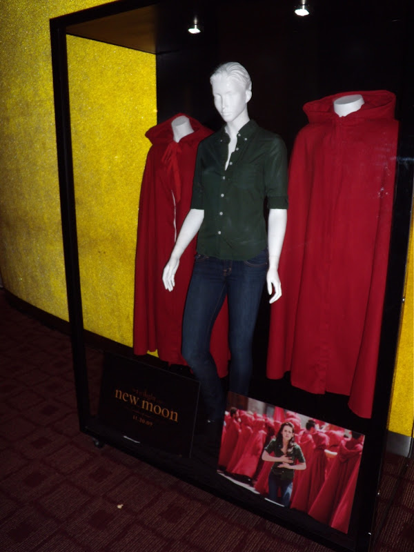 Bella Swan outfit worn by Kristen Stewart in Italy in Twilight New Moon