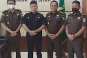 Dr. Alirman Sori, SH, M.Hum, MM anggota DPD RI kunjungi Kejaksaan Negeri Painan