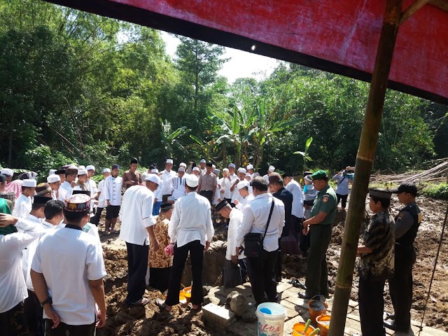 PELDA SALAMAN HADIRI PELETAKAN BATU PERTAMA MASJID DARUD DA'WAH PUTRI