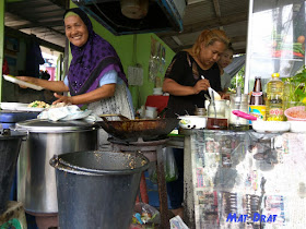 Halal Food Bangkok Damnoen Floating Market