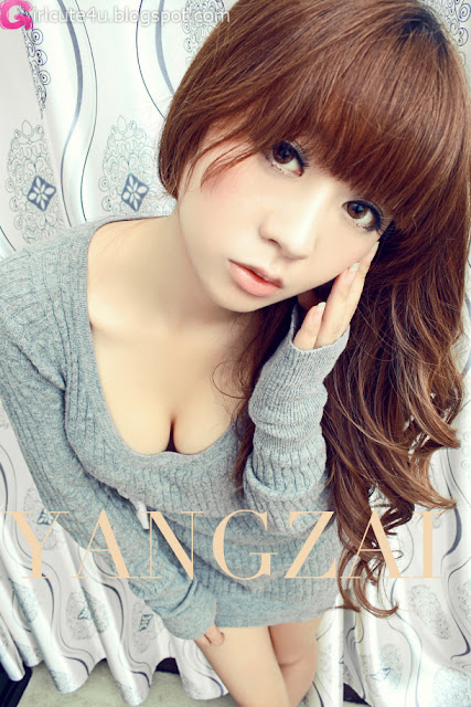 Zhu-Yi-Yin-Grey-Sweater-02-very cute asian girl-girlcute4u.blogspot.com
