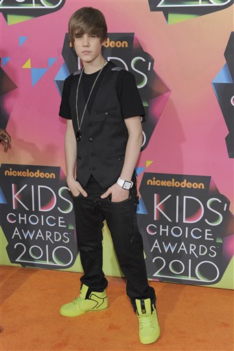 justin bieber dress. justin bieber dress style.