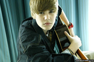 Justin Bieber with guitar 