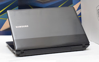 Jual Laptop Design Samsung 300E4C 14-Inchi Series