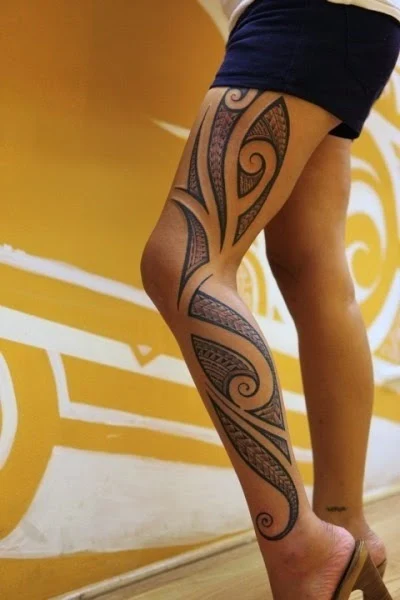 tatuajes polinesios para mujeres