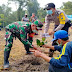 Lestarikan Lingkungan, Anggota Posramil Pitu Bersama Relawan Tagana Tanam Pohon
