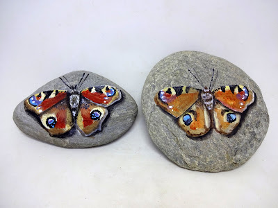 Como pintar mariposas sobre piedra paso a paso