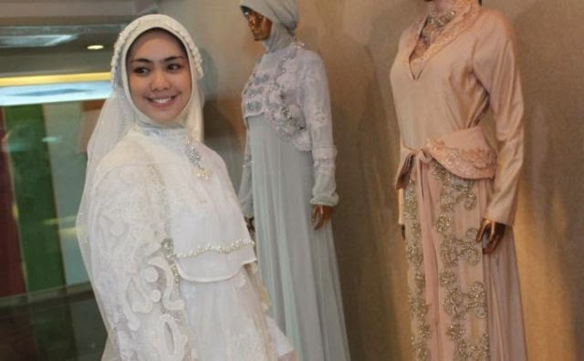 Model Kebaya Gaun Pengantin Muslim Syar'i Modern Terbaru
