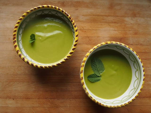 crema de guisantes y menta