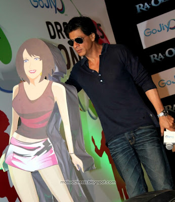 Shahrukh Khan at Gojiyo Ra.One Contest Winners event