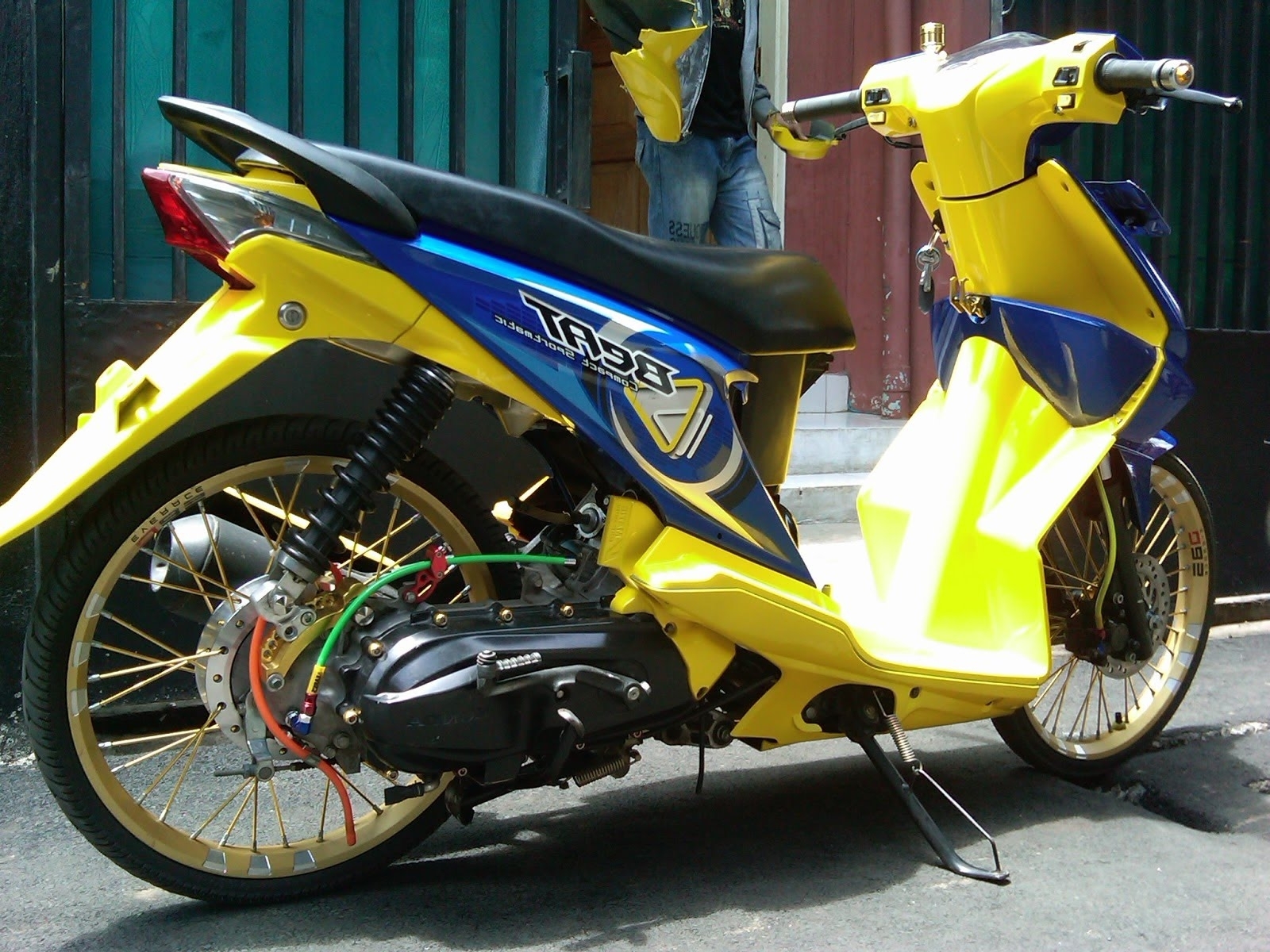 Modifikasi Motor Beat Banyak