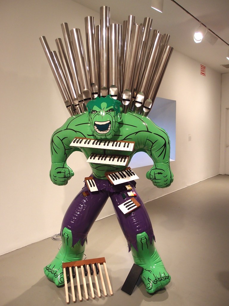 hulk (organ) by Jeff Koons