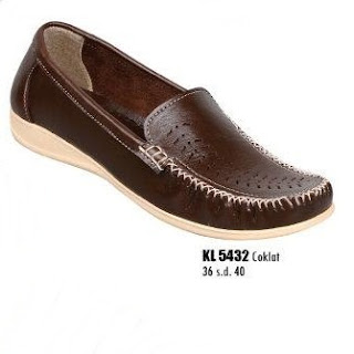 Jual sepatu casual wanita model terbaru 2012