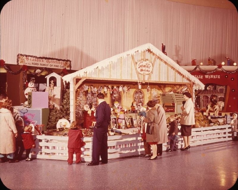 ford-rotunda-15