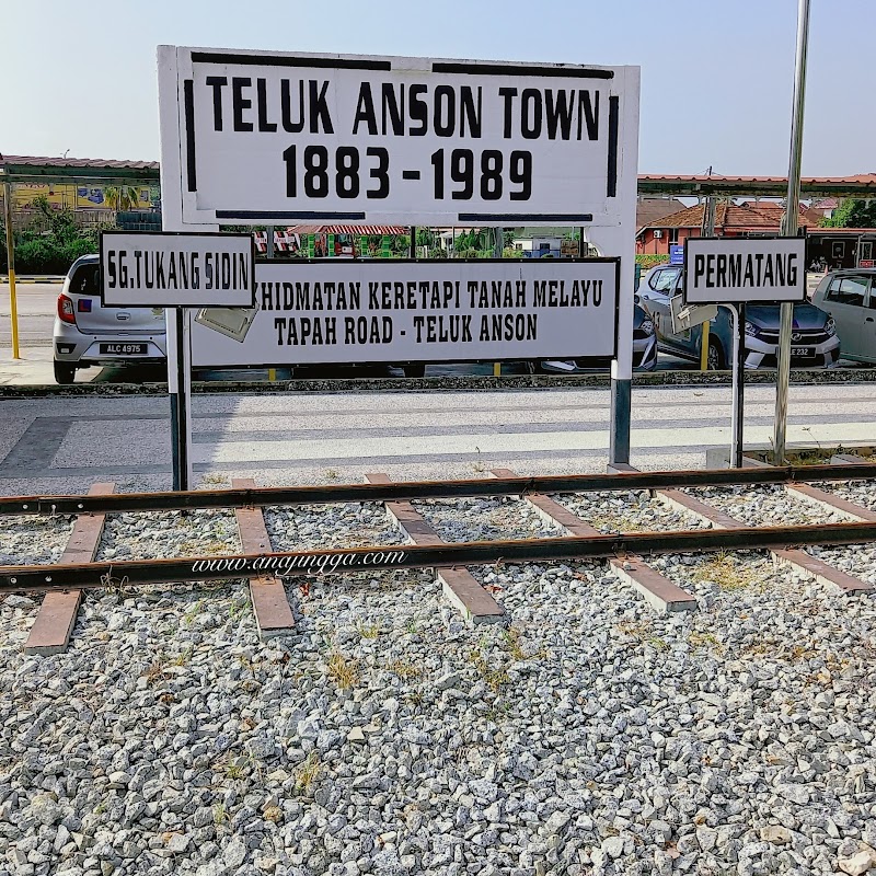 Nostalgia stesen keretapi lama Teluk Intan dan gerotak besi 