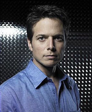 actores de television Scott Wolf