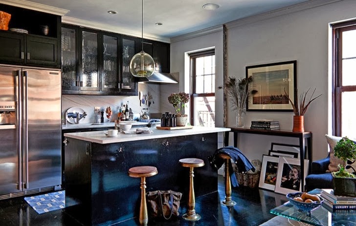 Small black kitchen 