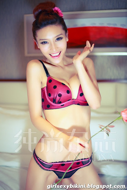 Xu Qian children Cissy pink the breasts sexy underwear show