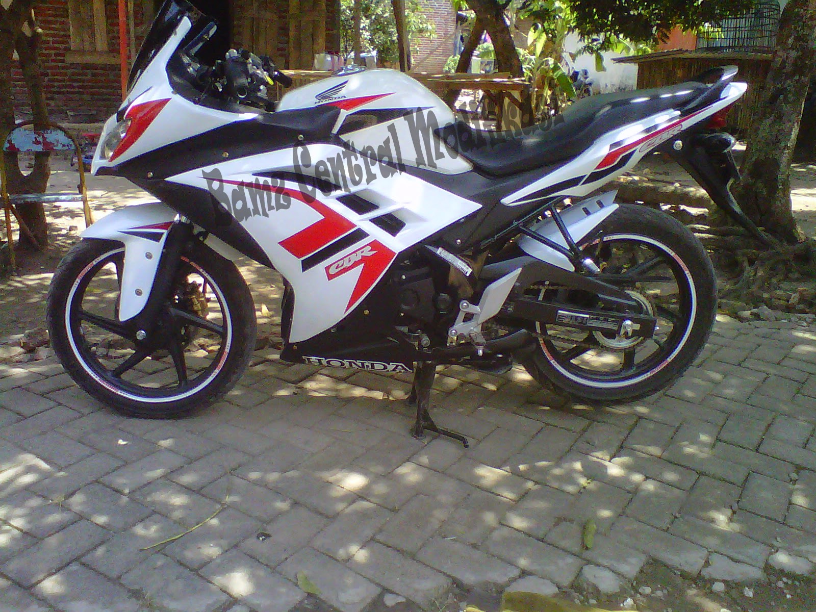 Sentral Modifikasi  Jawa Timur CB150R Modif Ninja  Fi 