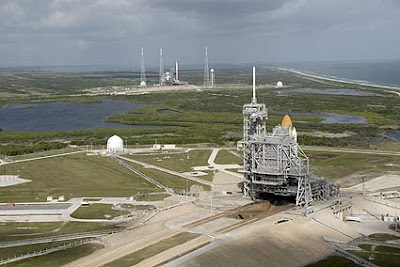 Atlantis and Ares on their launch pads