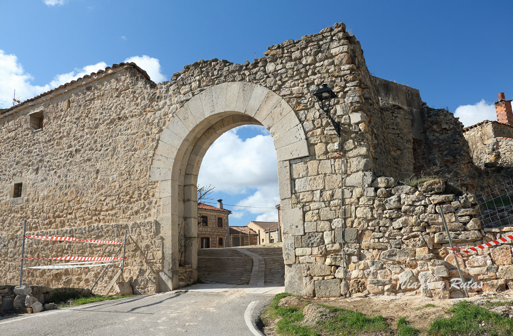 Arco de la muralla de Rello