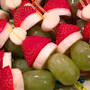 Santa Fruit Appetizer - Grinch Fruit Kabobs Skewers Healthy Christmas Appetizer Snack Or Dessert Melanie Cooks : Grinch kabobs are a fun and easy to make fruit appetizer for any.