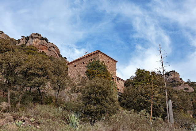 Монастырь Sant Llorenç del Munt