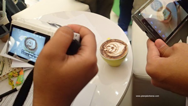 membuat latte art menggunakan nescafe dolce gusto