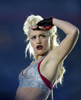 Gwen Stefani profile photos In Fashion Hair Style