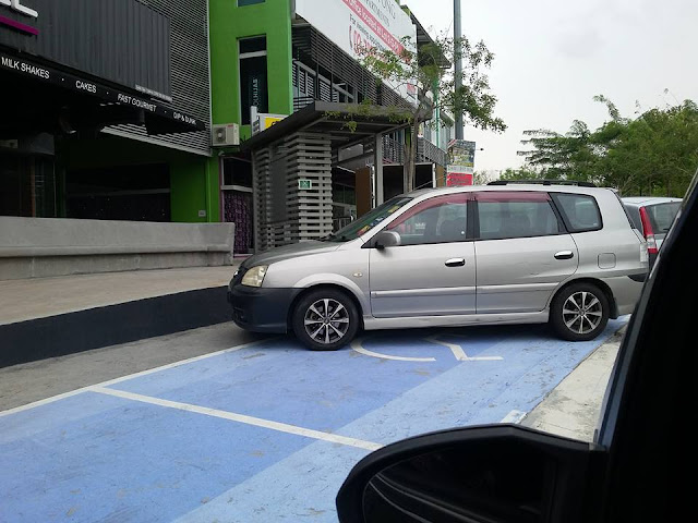 gambar-gambar kereta dan motor yang parking di tempat parking oku, #ParkingOkuUntukOku, Golongan Kurang Upaya, 