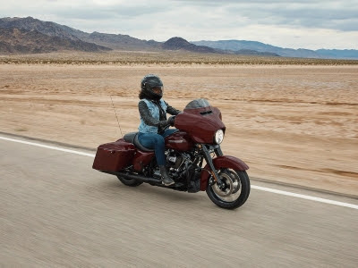 https://www.hotmetalharley.com/showroom/harley-davidson/family/touring/model/street-glide-special