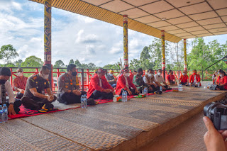 Foto - Foto kegiatan Ritual Adat Nosu Minu Podi, - Gawai Dayak Sanggau