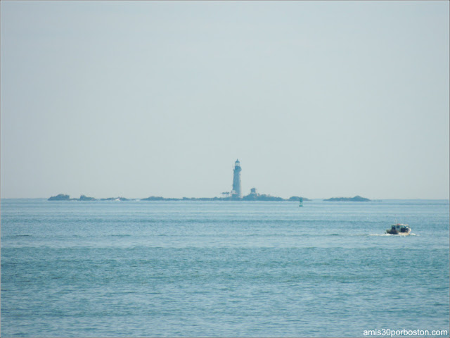 Boston Light desde Spectacle Island