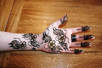 Mehndi Tattoo Designs Seen On www.coolpicturegallery.net